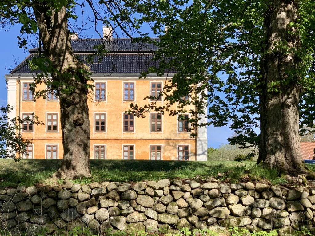 Stenmuren kring terrasserna Stenmuren kring terrasserna