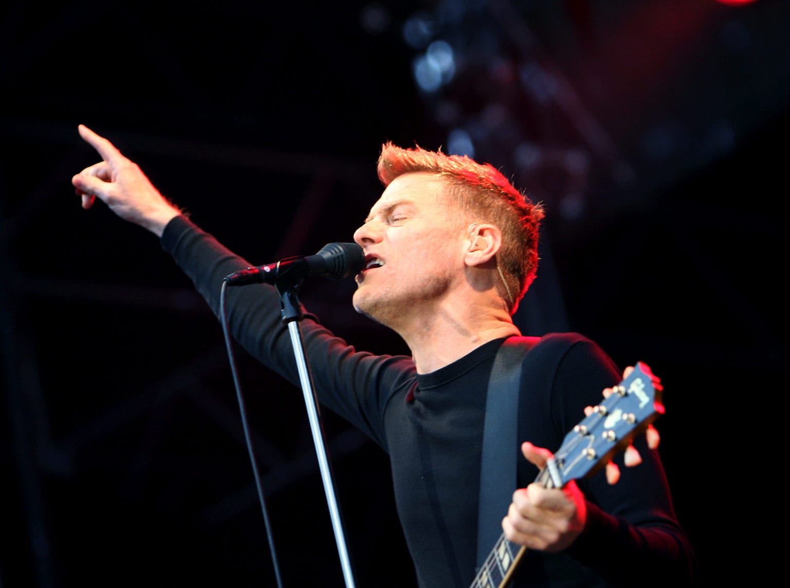 Konsert med Bryan Adams på Christinehof. Bryan Adams lockade stor publik, över 5 000 personer hade köpt biljetter. 