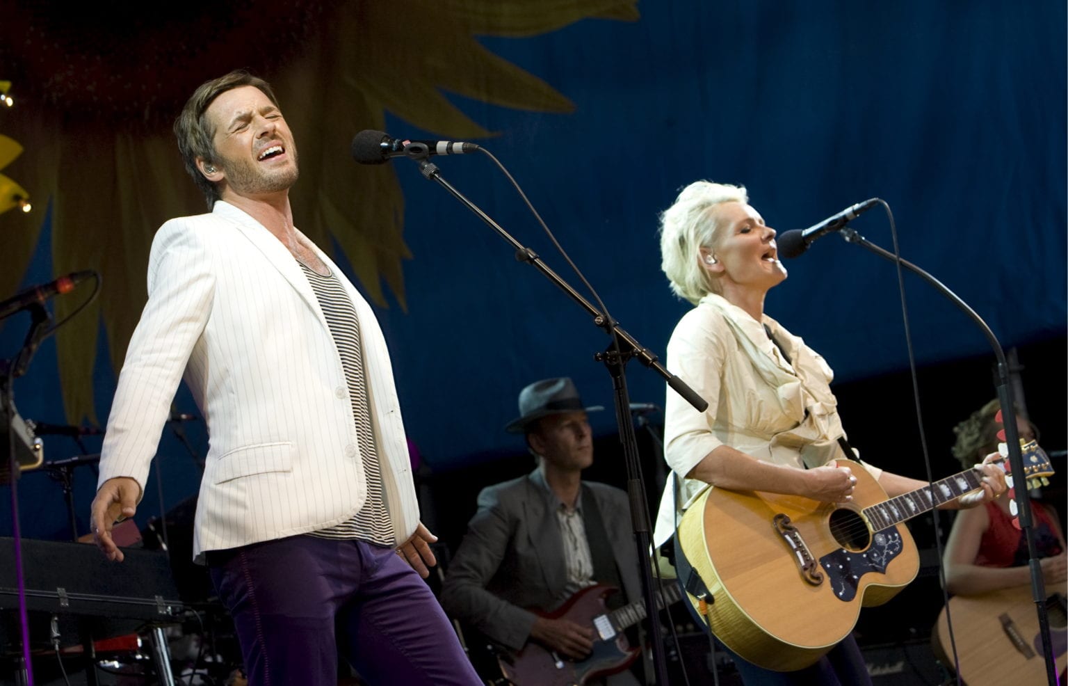 Eva Dahlgren och Peter Jöback.